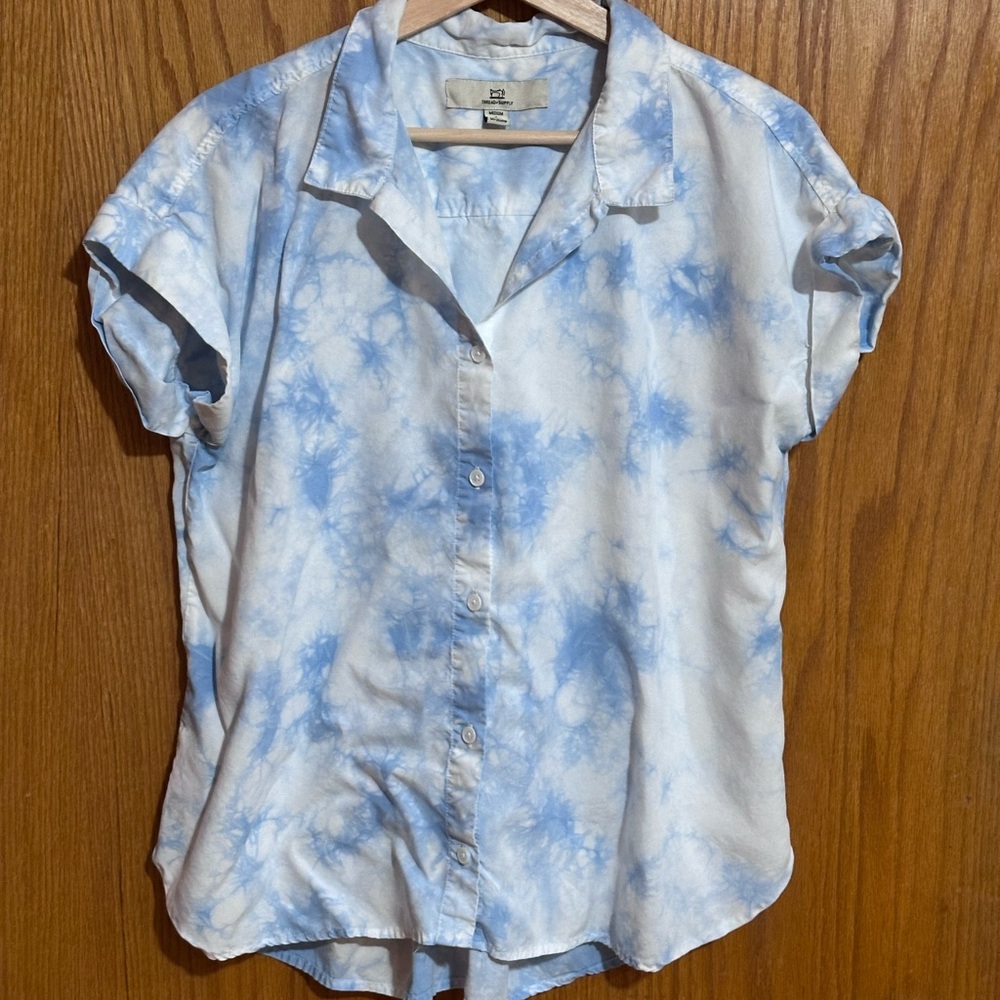 Thread &‎ Supply Blue and White Tie-Dye Button Down Shirt sz medium